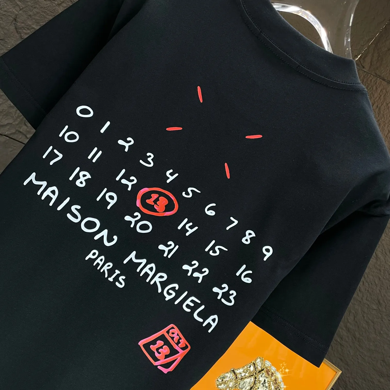 MM 6* * 2025 New Arrival T ：Black White Sizes：S M L XL XXL